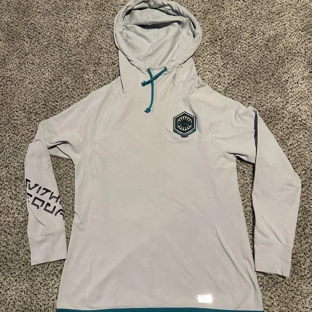 Disney Star Wars Galaxy Edge Mandalorian 709 First Order Gray Hoodie - Picture 8 of 8